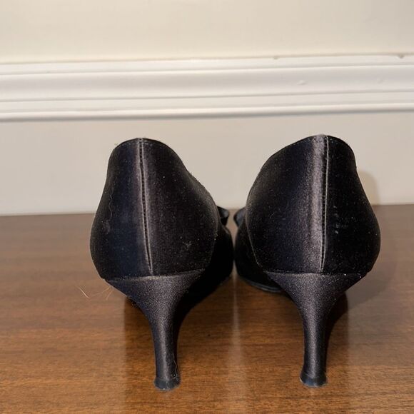 Stuart Weitzman Black Gigi Ritz Peep Toe Heels, Size 8 - Picture 6 of 12